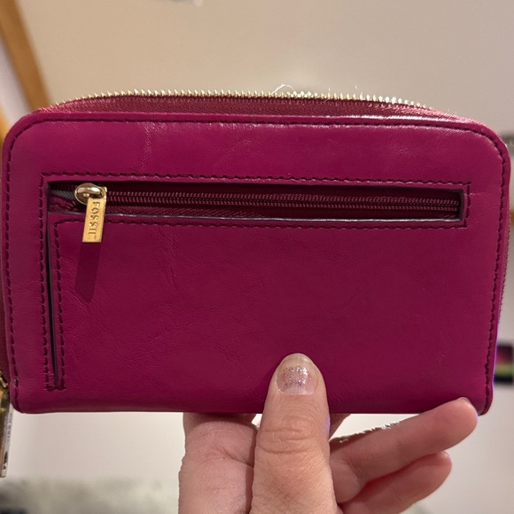 Fossil Women's Vibrant Pink Wallet - Picture 2 of 11